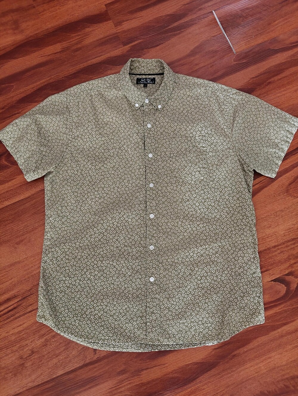 Blade + Blue Olive Green Short-Sleeve Button-Down Floral Shirt